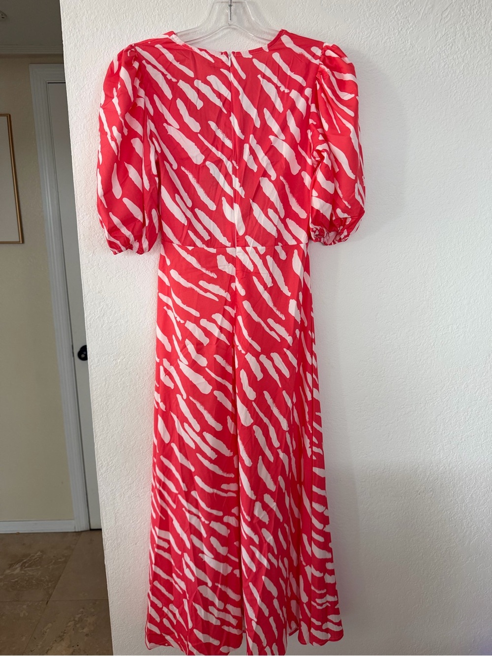 Commense Coral and White Cutout Midi Dress - Picture 6 of 9